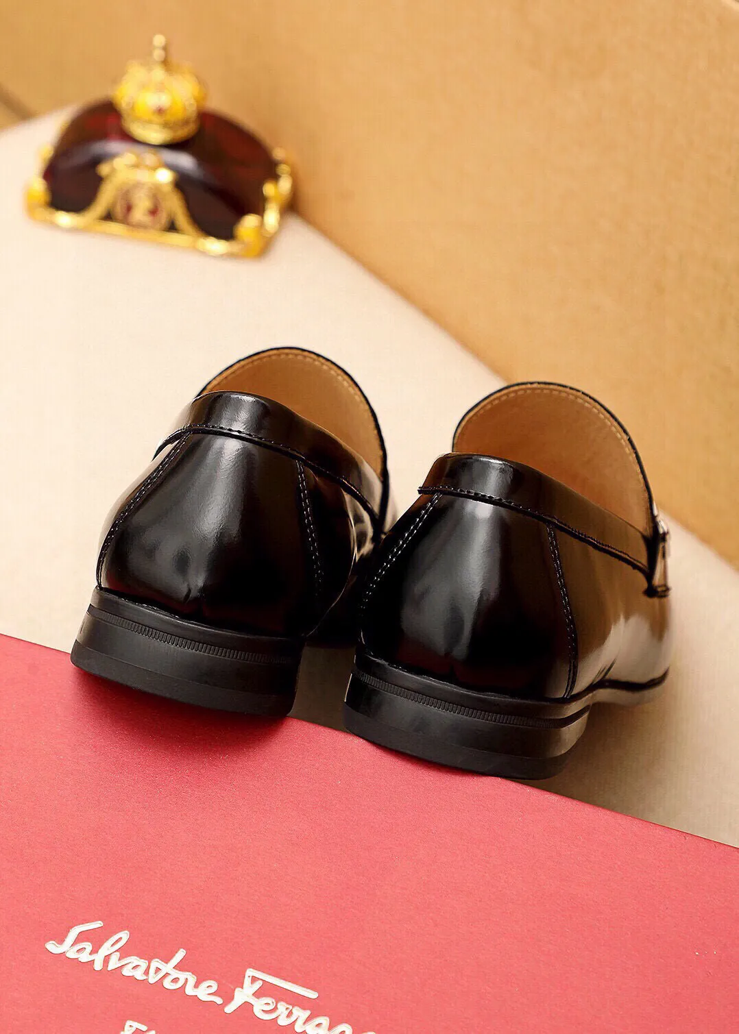Men's shoes 💰480 💐 Product trademark: Ferragamo "Ferragamo" casual leather shoes Regular size: 38-44 (45🉑️customized) Product materials: Selected imported first-layer open-edge beaded cowhide leather upper + luxury hardware buckle, imported water-dyed cowhide leather lining. Strong three-dimensional visual effect, original outsole color: 4⃣️seed leather materials available